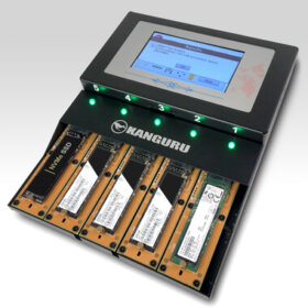 משכפל 4 כונני M.2 NVMe תומך בגודל 4.5 אינץ' מסך מגע TFT קצב העברה מהיר Kanguru KCLONE-4NVMe M.2 NVMe SSD (1)