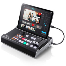 מערבל AV רב-ערוצי StreamLIVE ™ PRO All-in-One לוח בקרה של מיקסר קומפקטי ATEN UC9040 (1)