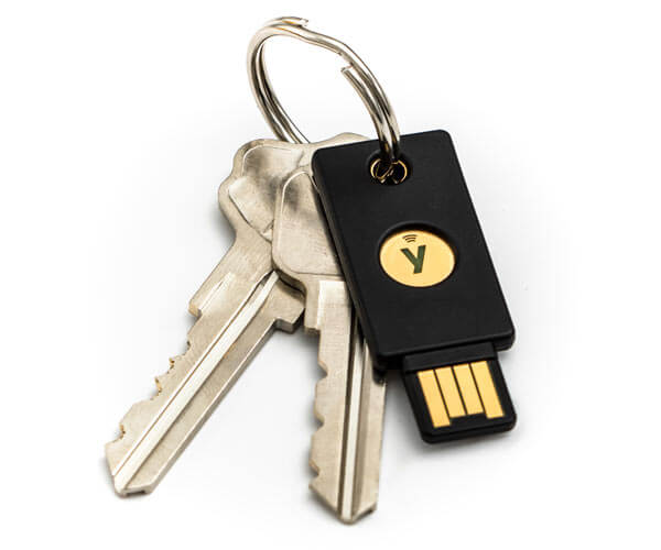 מפתח אבטחה ואימות 5060408461426 YubiKey | 5 NFC - אריזת TRAY – תמונה 2