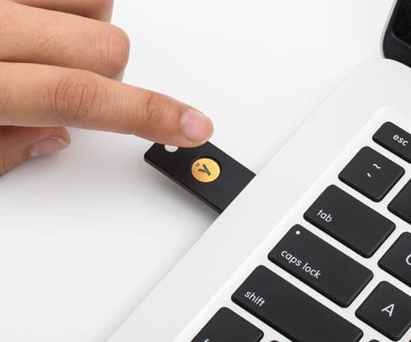 מפתח אבטחה ואימות 5060408461426 YubiKey | 5 NFC - אריזת TRAY – תמונה 4