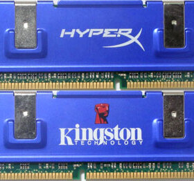 זיכרון RAM כולל 256GB HyperX PC4300 DDR בצבע כחול HyperX KHX4300256