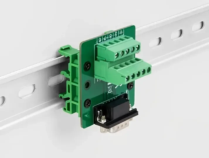טרמינל בלוק DIN rail בחיבור הברגה לשקע D-Sub 9 pin צבע ירוק DELOCK | 66908