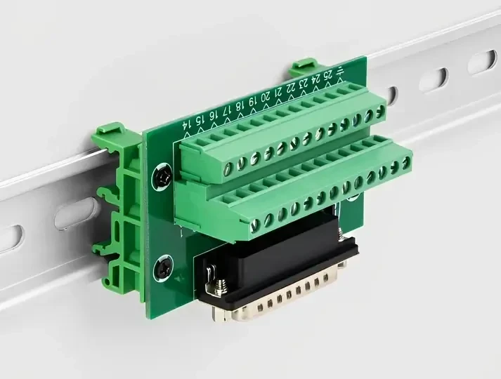 טרמינל בלוק DIN rail בחיבור הברגה לתקע D-Sub 25 pin צבע ירוק DELOCK | 66911
