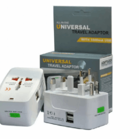 מתאם חשמל אוניברסלי לנסיעות כולל USB בצבע לבן Universal Travel Adaptor | UNIADTUSB