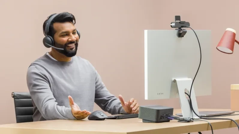אוזניות מקצועיות כולל מיקרופון חיבור USB-C אלחוטי כולל כבל באורך 1 מטר Logitech | Zone 950