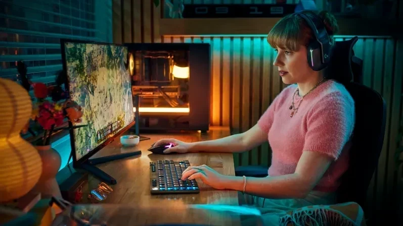 מקלדת גיימינג מקצועית חיבור USB חוטי Logitech | G515 TKL