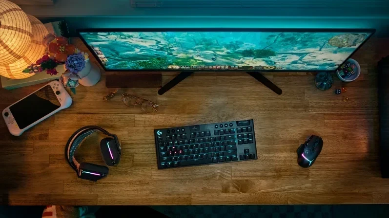 מקלדת גיימינג מקצועית חיבור USB חוטי Logitech | G515 TKL
