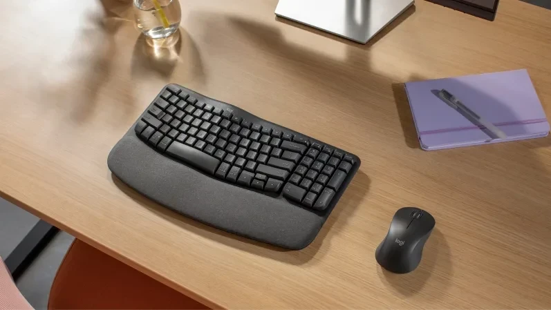 מקלדת ועכבר ארגונומיים הכולל 3 לחצנים חיבור USB אלחוטי טווח 10 מטר Logitech | Wave Keys MK670 Combo