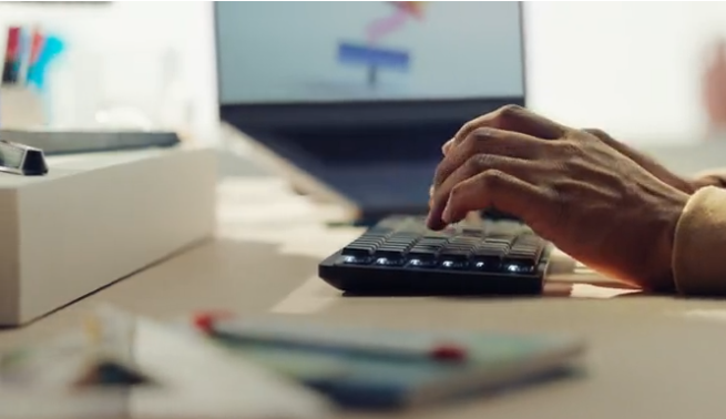 מקלדת ועכבר ארגונומיים הכולל 7 לחצנים חיבור USB אלחוטי טווח 10 מטר Logitech | MX Mechanical Mini for Mac Combo