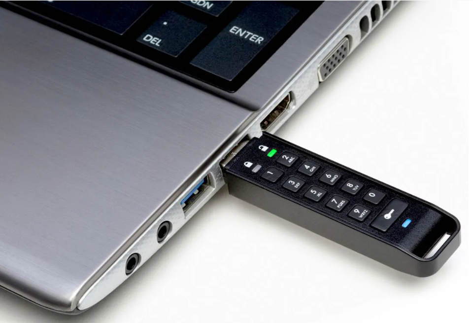 זיכרון נייד מוצפן חיבור USB3.0 תואם לרוב מערכות ההפעלה iStorage datAshur Personal2
