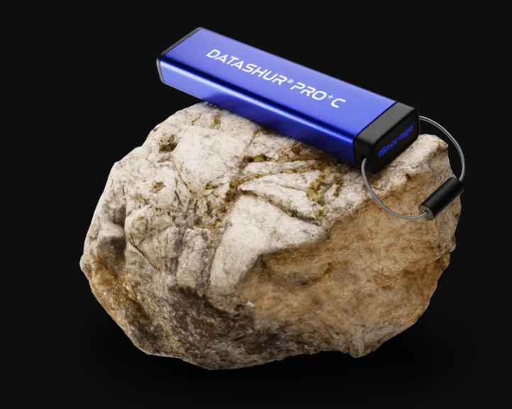 כרטיס לזיכרון נייד מוצפן מעוצב iStorage | 5060220253155 | IS-FL-DBT-256-64 | datAshur BT USB3 256-bit 64GB