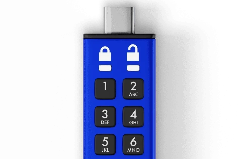 כרטיס לזיכרון נייד מוצפן מעוצב iStorage | 5060220253155 | IS-FL-DBT-256-64 | datAshur BT USB3 256-bit 64GB