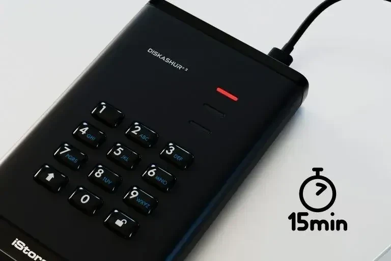 כרטיס לזיכרון נייד מוצפן מעוצב iStorage IS-DA3-256-B diskAshur3 HDD 256-bit - Black