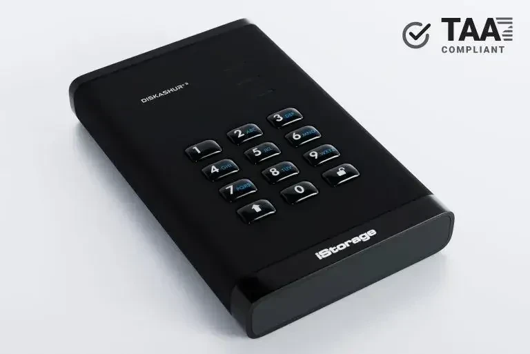 כרטיס לזיכרון נייד מוצפן מעוצב iStorage IS-DA3-256-B diskAshur3 HDD 256-bit - Black