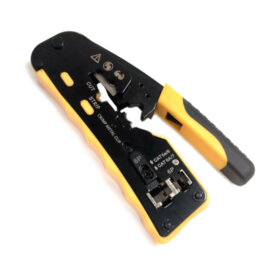 Metal crimping tool for CAT plug