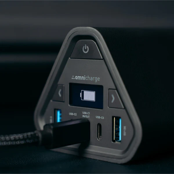 Omni 40C+ – תחנת כוח ניידת עוצמתית למחשבים ניידים וציוד מקצועי – תמונה 5